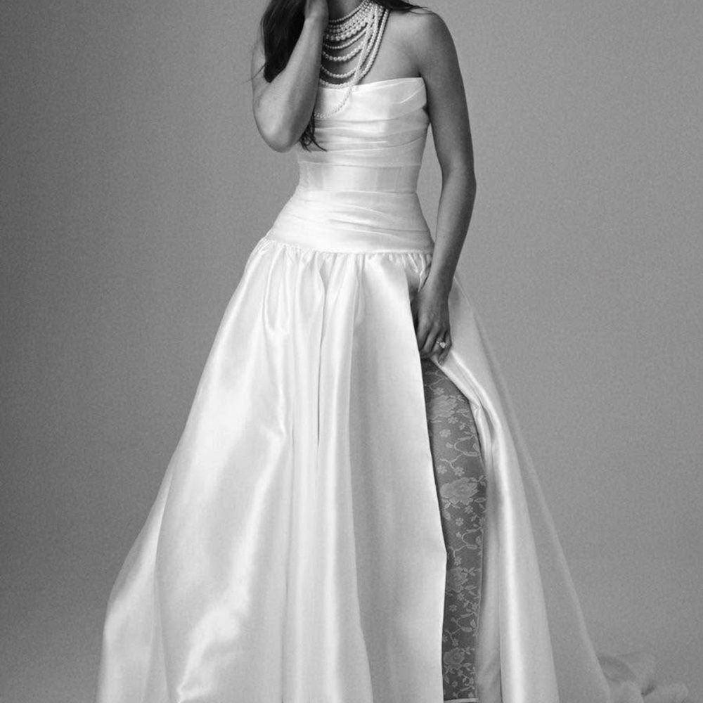 Watters Leighton Wedding Gown Size 6 - Picture 3 of 13